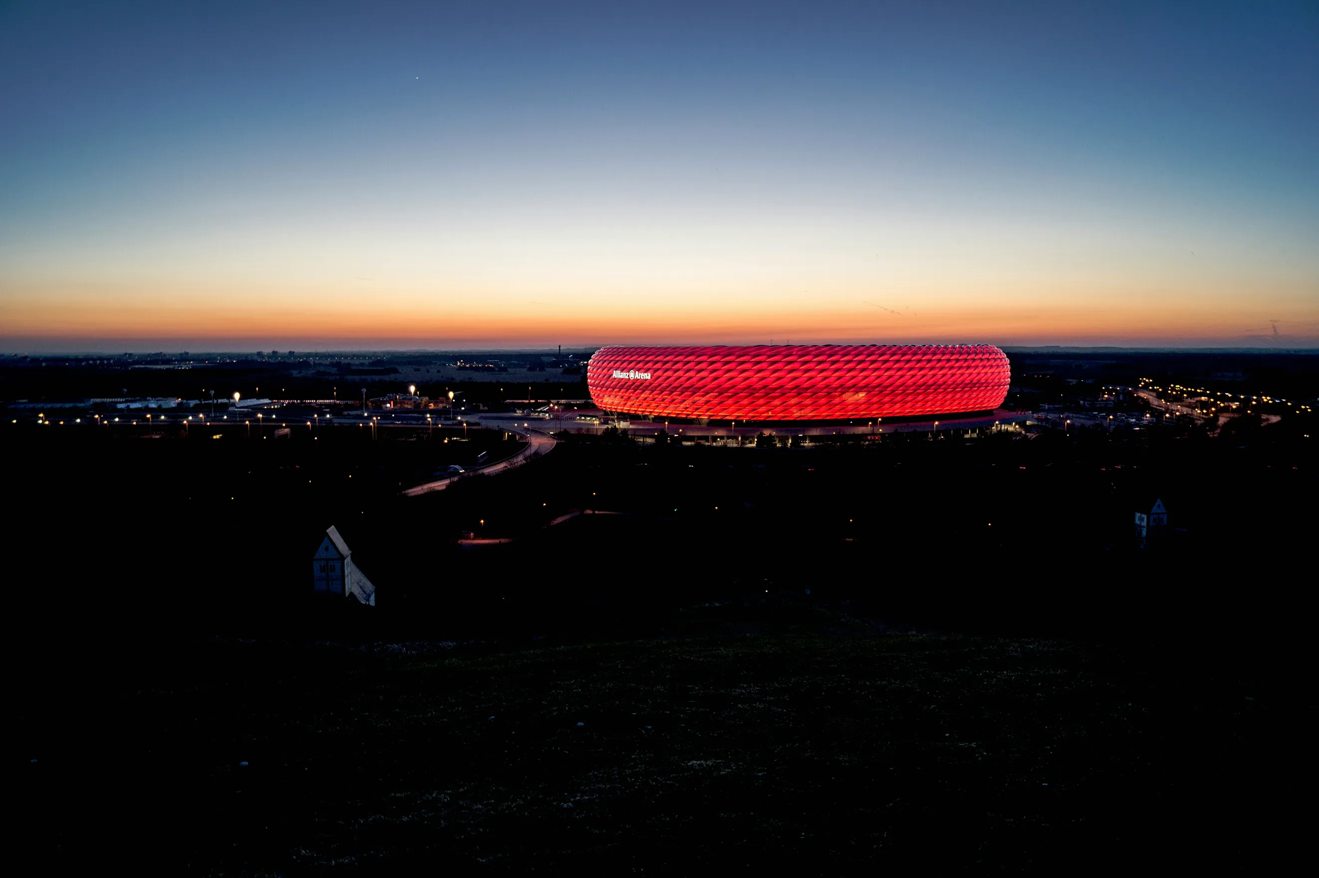 Fußball-EM 2000 Buch, Allianz Arena, Riva Verlag-Grafikdesign-Tpd-Medien GmbH